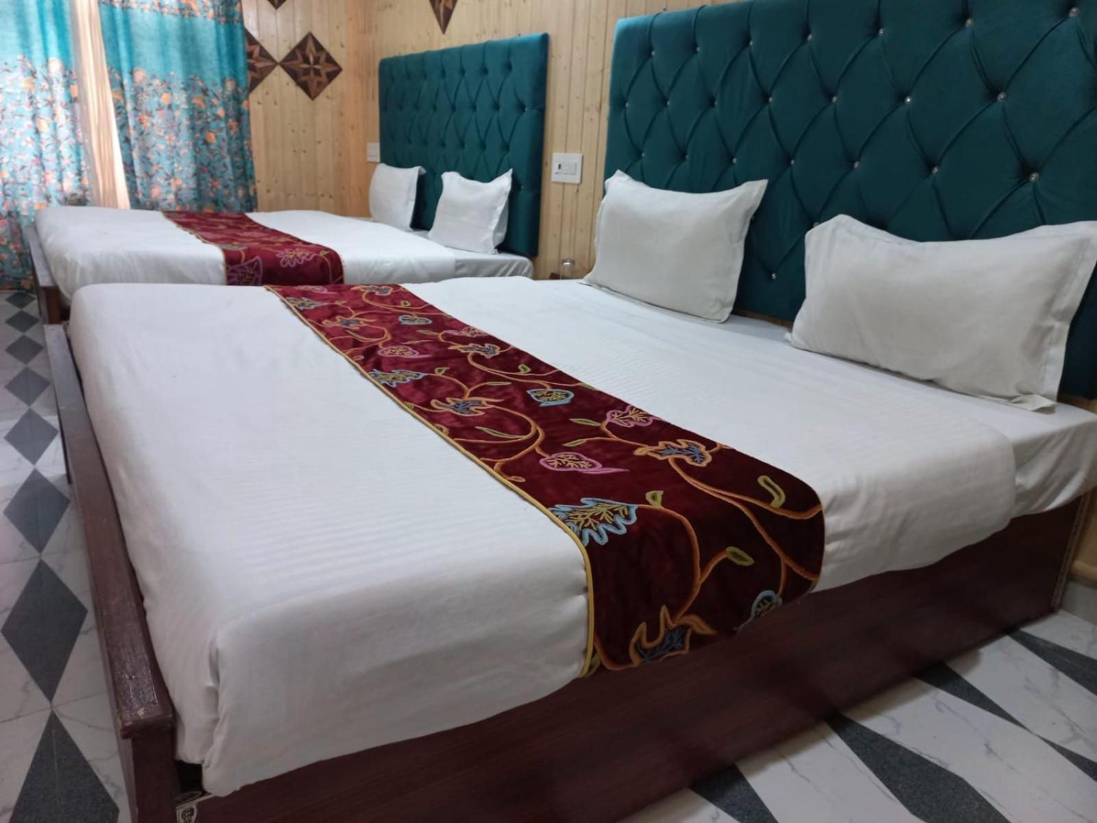 Srinagar Group Of Hotels Εξωτερικό φωτογραφία