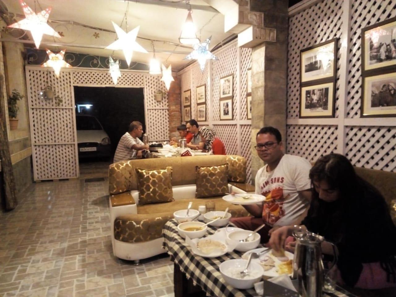 Srinagar Group Of Hotels Εξωτερικό φωτογραφία