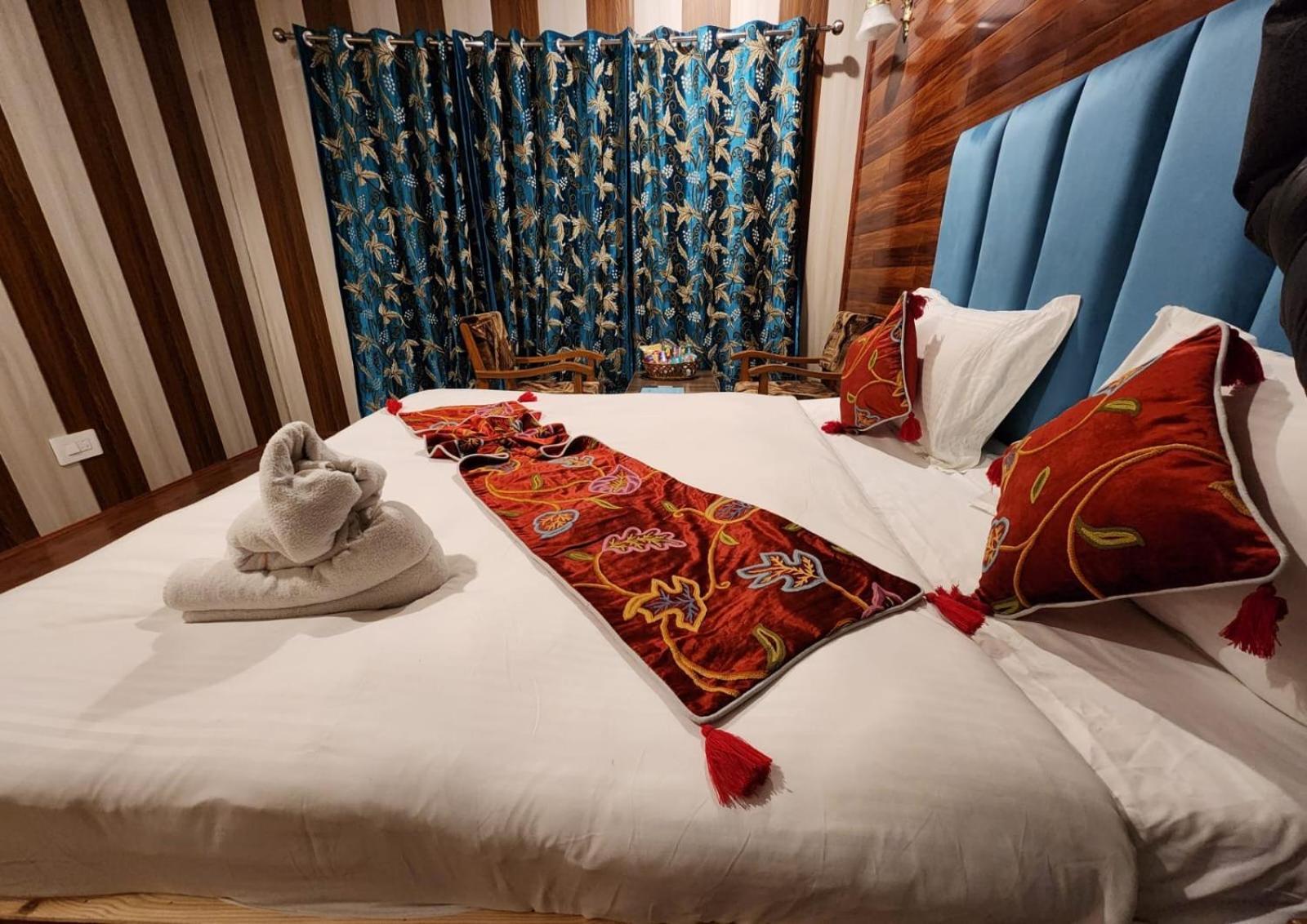 Srinagar Group Of Hotels Εξωτερικό φωτογραφία