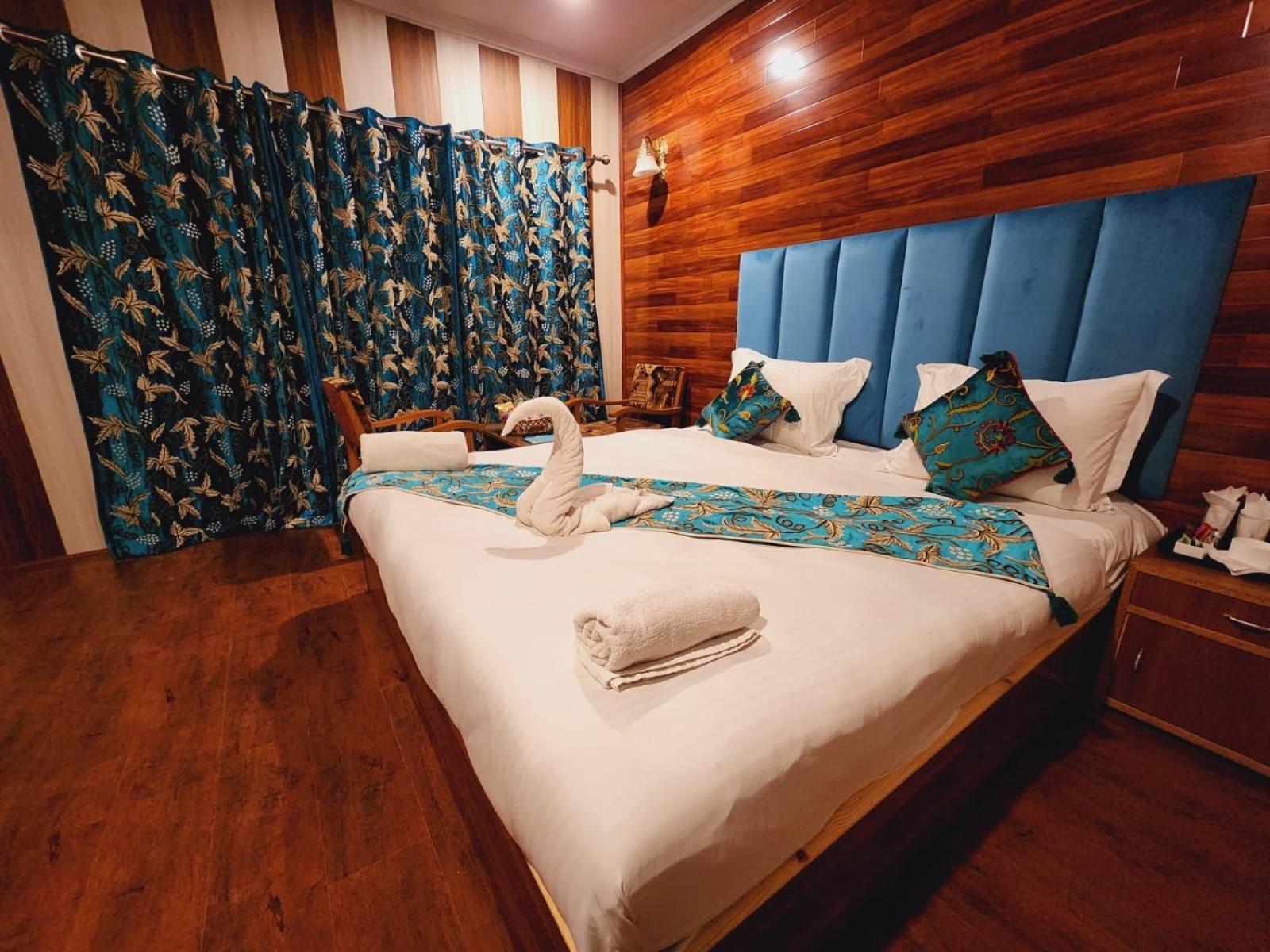 Srinagar Group Of Hotels Εξωτερικό φωτογραφία