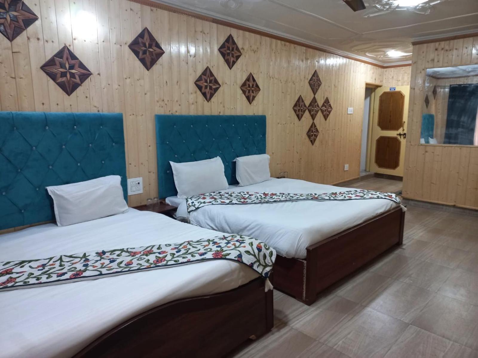 Srinagar Group Of Hotels Εξωτερικό φωτογραφία