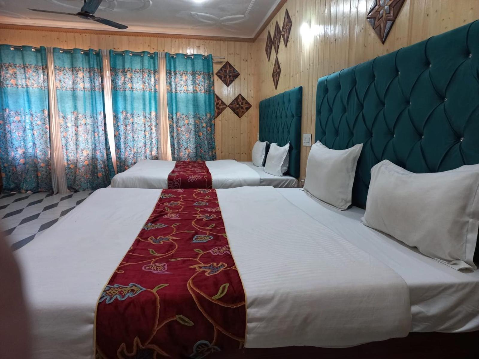 Srinagar Group Of Hotels Εξωτερικό φωτογραφία