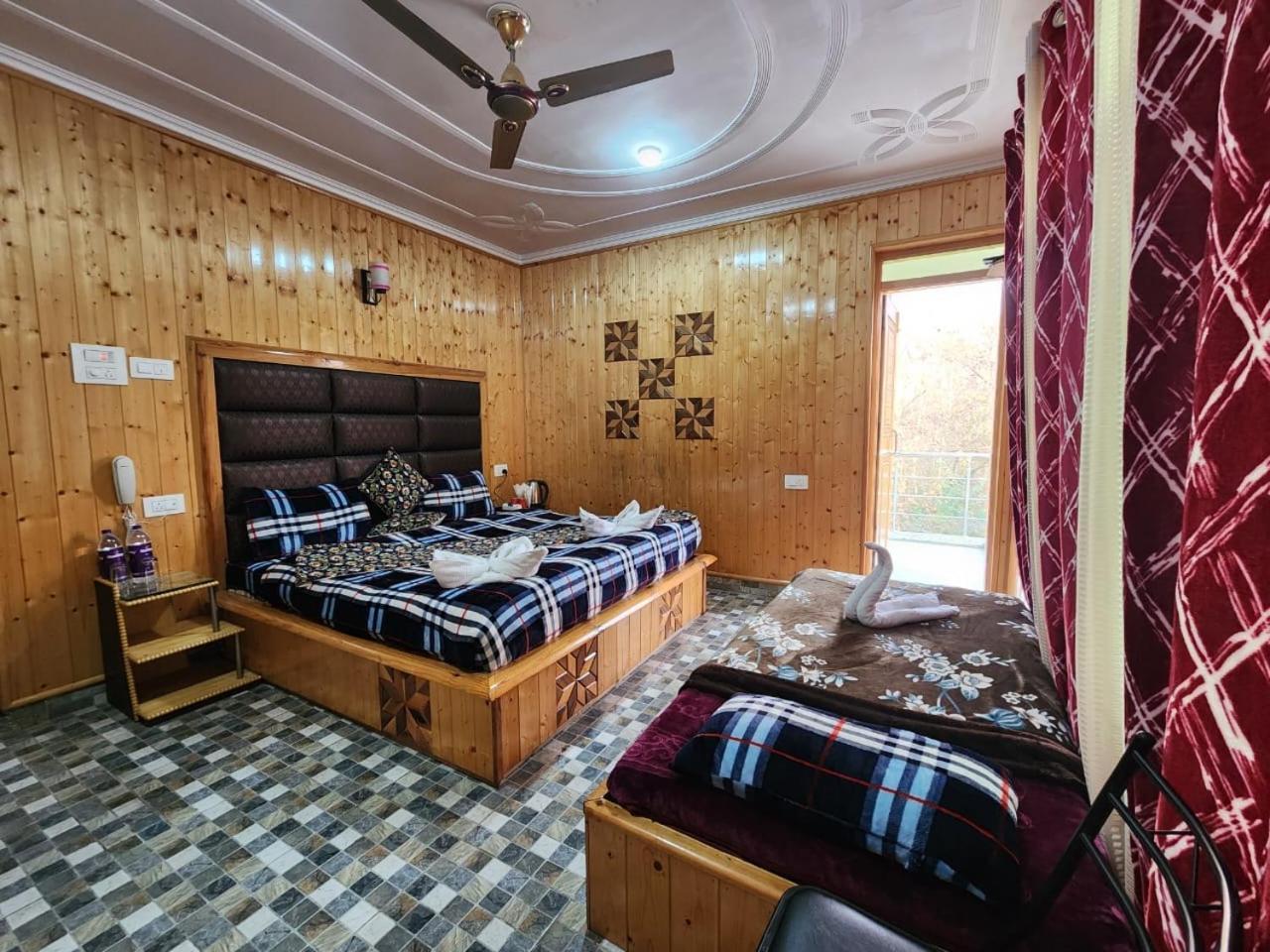 Srinagar Group Of Hotels Εξωτερικό φωτογραφία