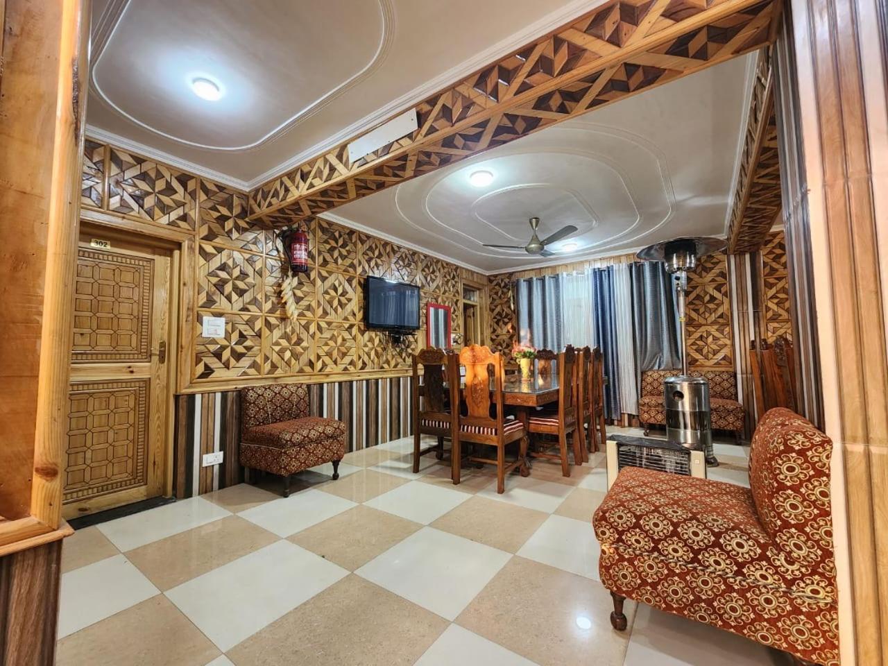 Srinagar Group Of Hotels Εξωτερικό φωτογραφία