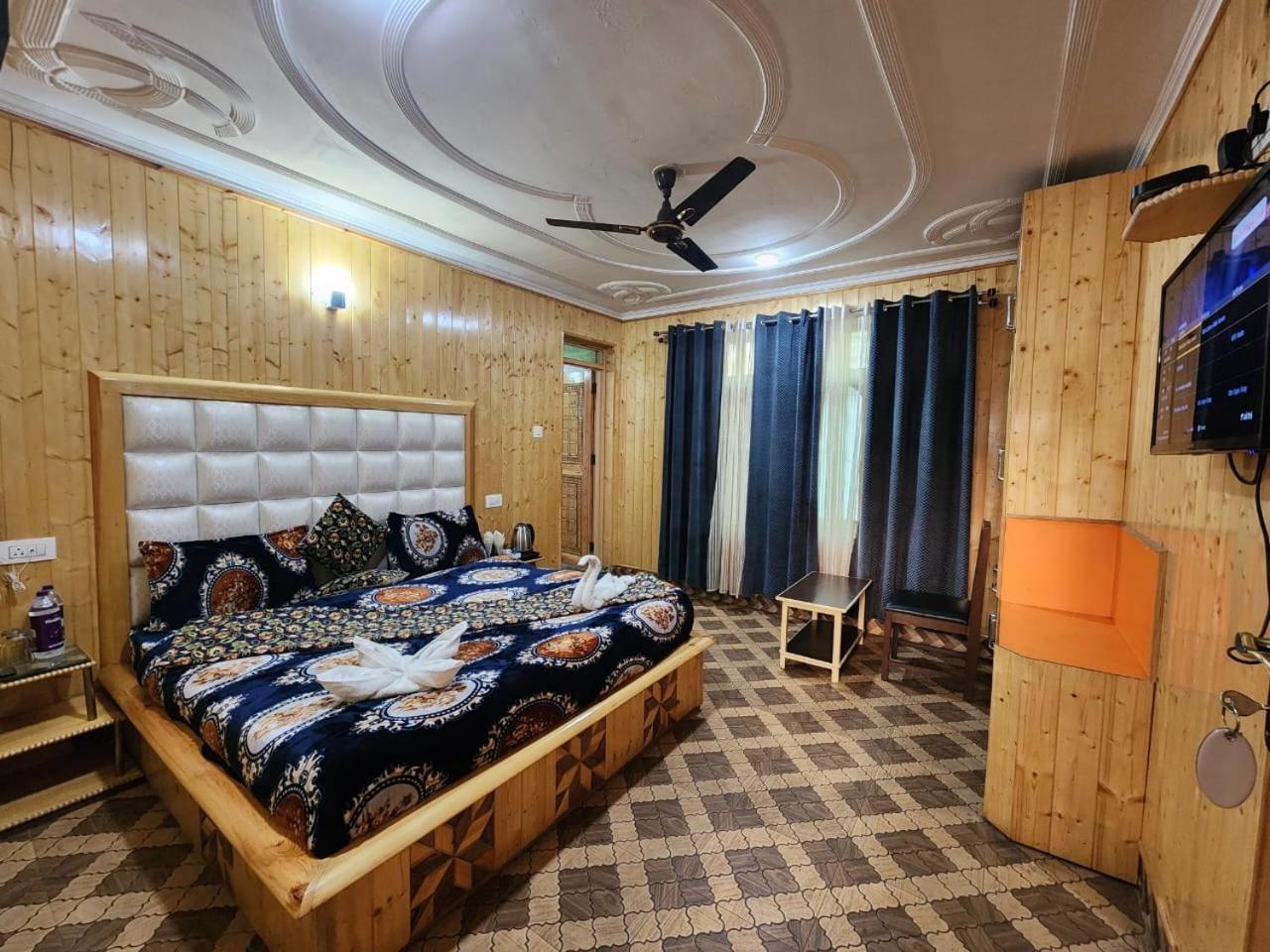 Srinagar Group Of Hotels Εξωτερικό φωτογραφία