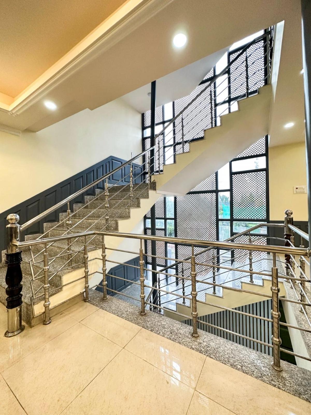 Srinagar Group Of Hotels Εξωτερικό φωτογραφία