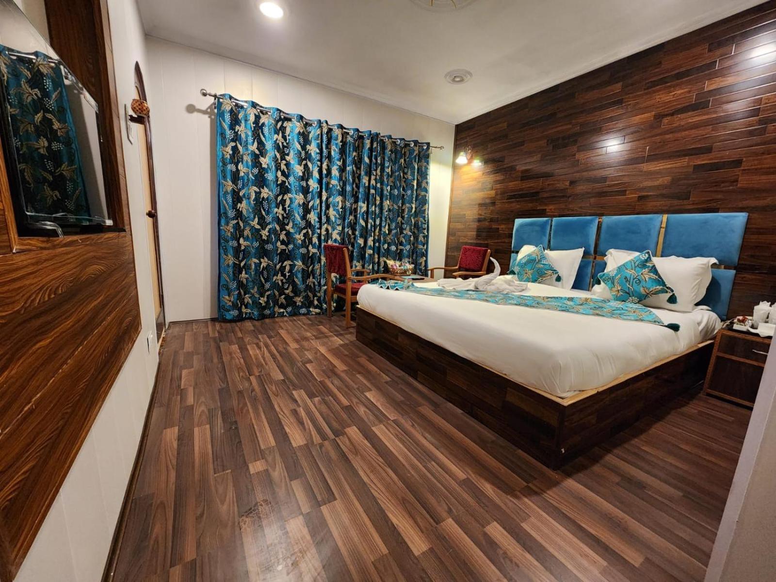 Srinagar Group Of Hotels Εξωτερικό φωτογραφία