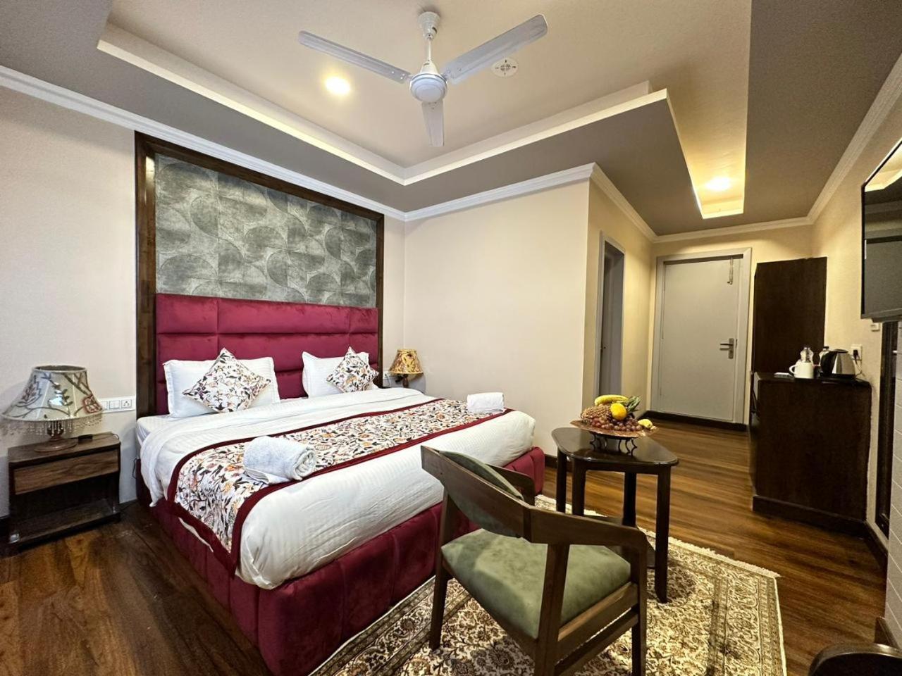 Srinagar Group Of Hotels Εξωτερικό φωτογραφία